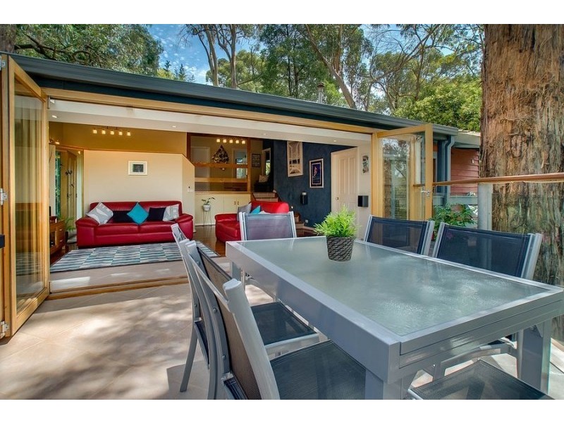 11 Bennett Avenue, Belgrave VIC 3160