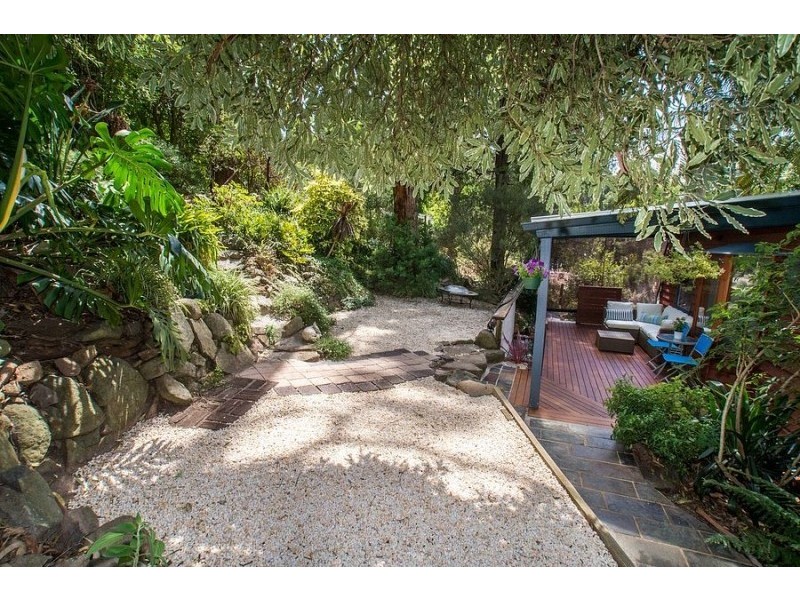 11 Bennett Avenue, Belgrave VIC 3160