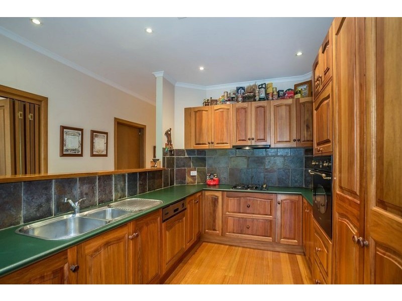 16 Anderson Road, Tecoma VIC 3160