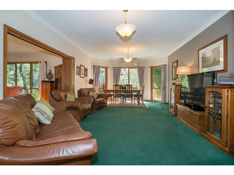 16 Anderson Road, Tecoma VIC 3160