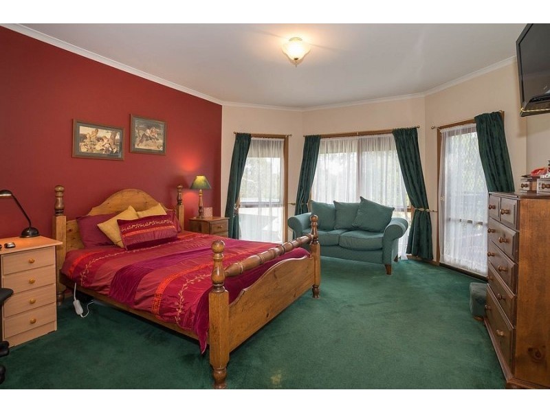 16 Anderson Road, Tecoma VIC 3160