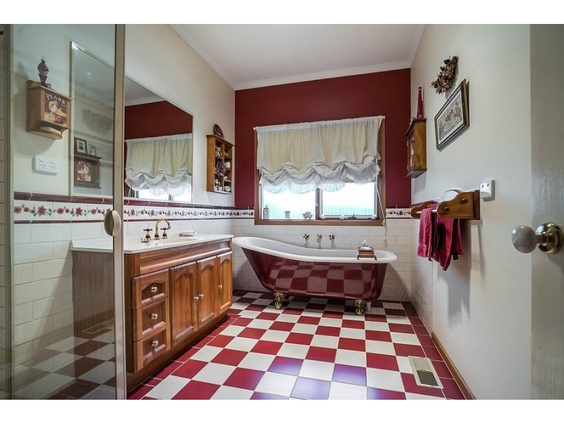 16 Anderson Road, Tecoma VIC 3160