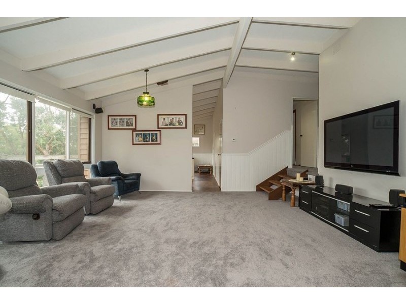 55 Temple Road, Selby VIC 3159