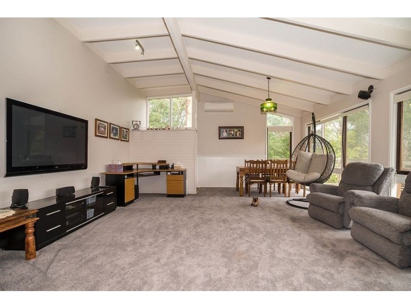 55 Temple Road, Selby VIC 3159