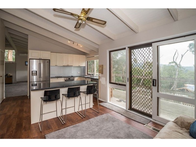 55 Temple Road, Selby VIC 3159