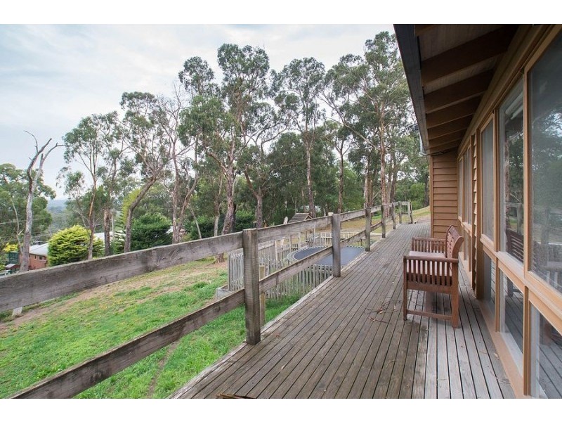 55 Temple Road, Selby VIC 3159