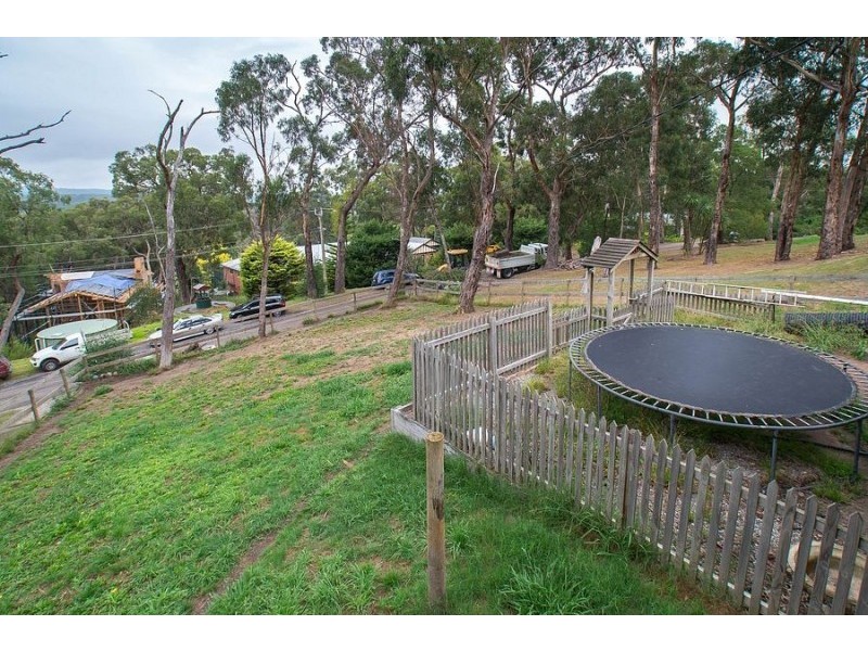 55 Temple Road, Selby VIC 3159