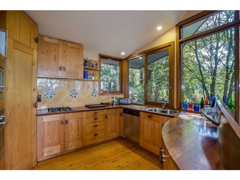 10 Broompark Crescent, Olinda VIC 3788