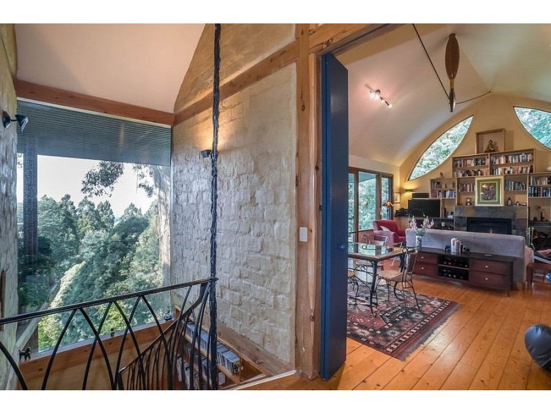 10 Broompark Crescent, Olinda VIC 3788