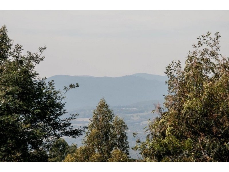 10 Broompark Crescent, Olinda VIC 3788