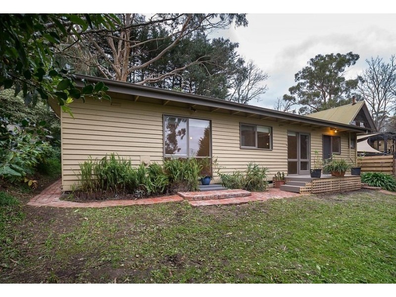 8 Belgrave-Gembrook Road, Belgrave VIC 3160