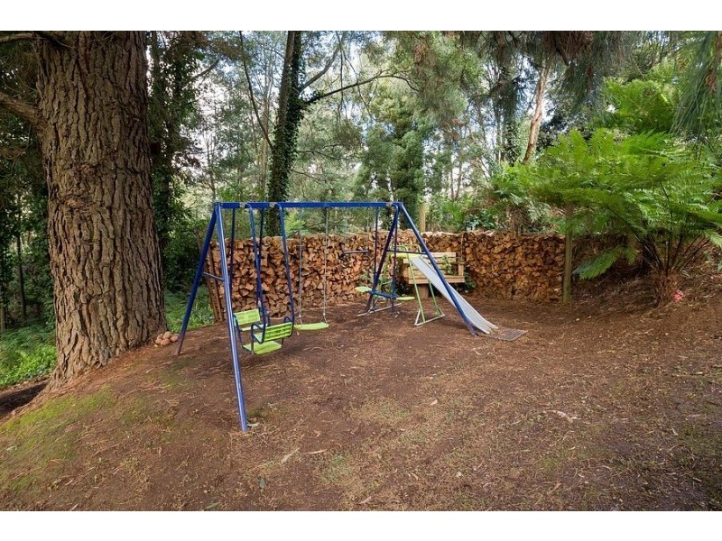 92 Moores Road, Monbulk VIC 3793