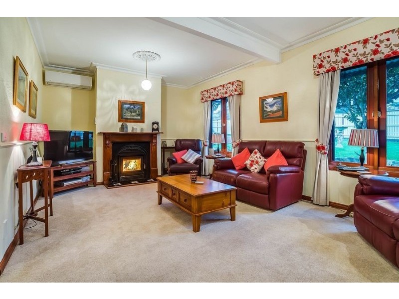 64 Ferguson Street, Upwey VIC 3158