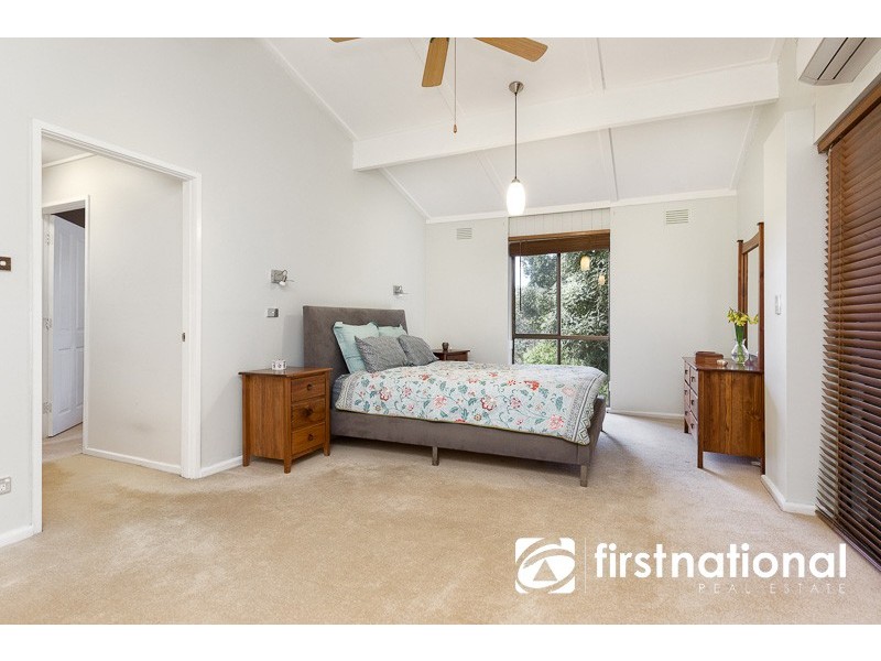 11 Sycamore Avenue, Emerald VIC 3782