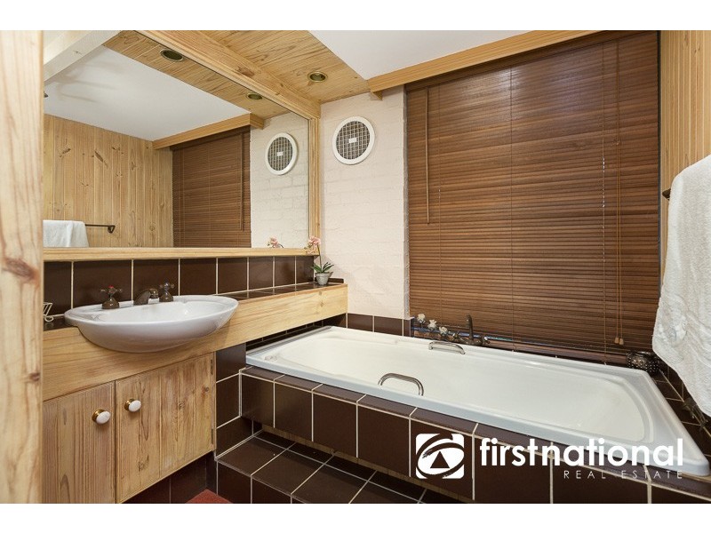11 Sycamore Avenue, Emerald VIC 3782