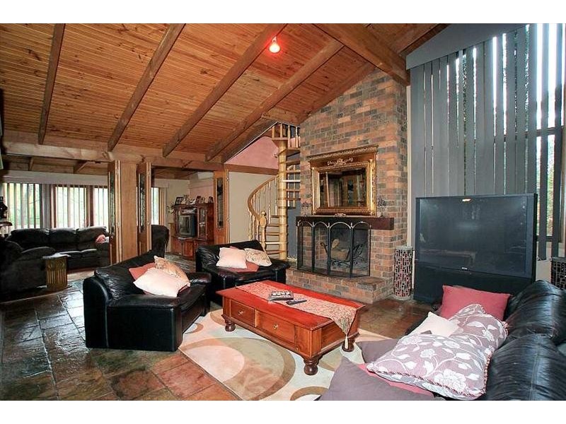 4 Runnymede Road, Belgrave VIC 3160