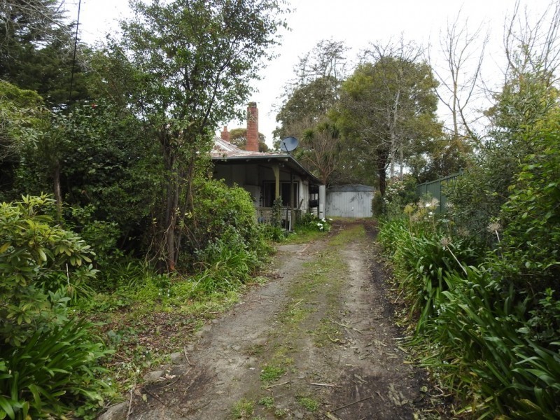 24 Bayview Avenue, Upwey VIC 3158