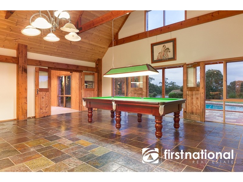 136 Amphlett Avenue, Cockatoo VIC 3781