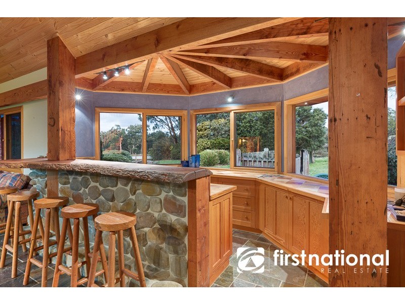 136 Amphlett Avenue, Cockatoo VIC 3781