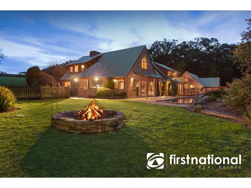 136 Amphlett Avenue, Cockatoo VIC 3781