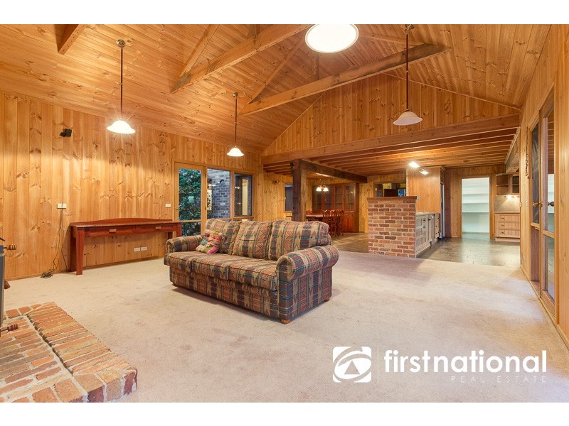 136 Amphlett Avenue, Cockatoo VIC 3781