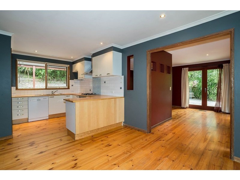 6 Hardy Street, Selby VIC 3159