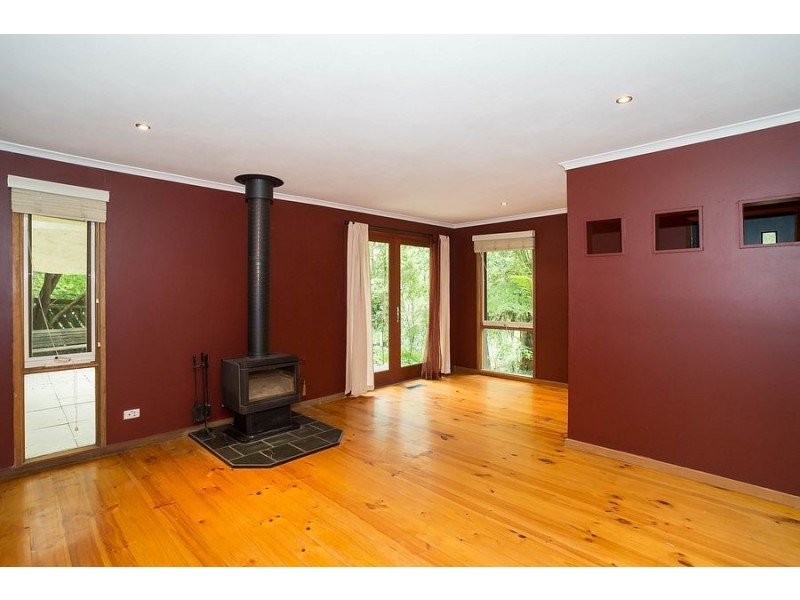 6 Hardy Street, Selby VIC 3159