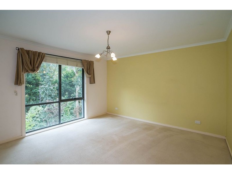 6 Hardy Street, Selby VIC 3159