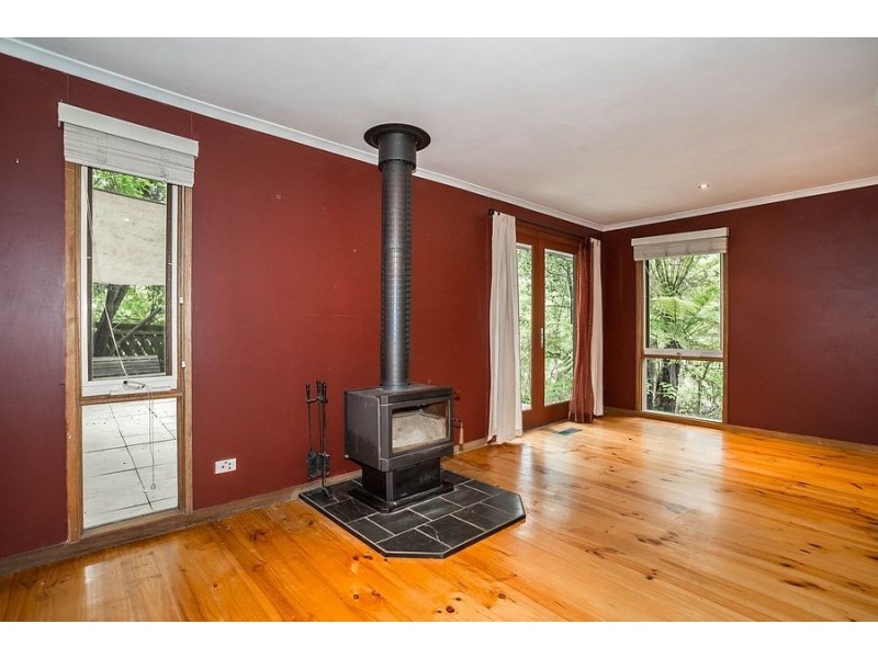 6 Hardy Street, Selby VIC 3159