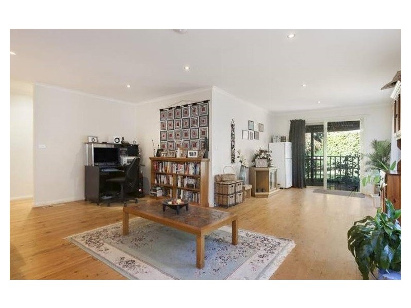 13 Seaview Road, Cockatoo VIC 3781