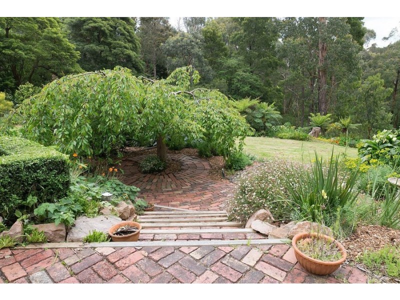 20 Aura Vale Road, Menzies Creek VIC 3159