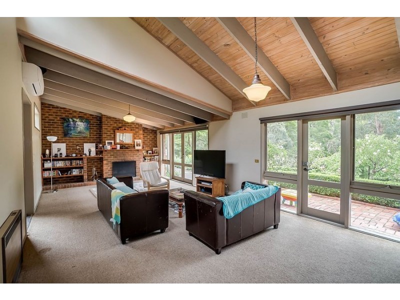 20 Aura Vale Road, Menzies Creek VIC 3159