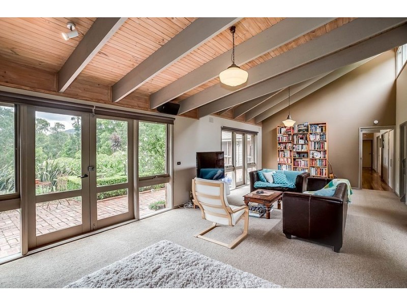 20 Aura Vale Road, Menzies Creek VIC 3159