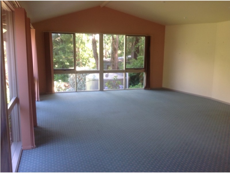 20 Aura Vale Road, Menzies Creek VIC 3159