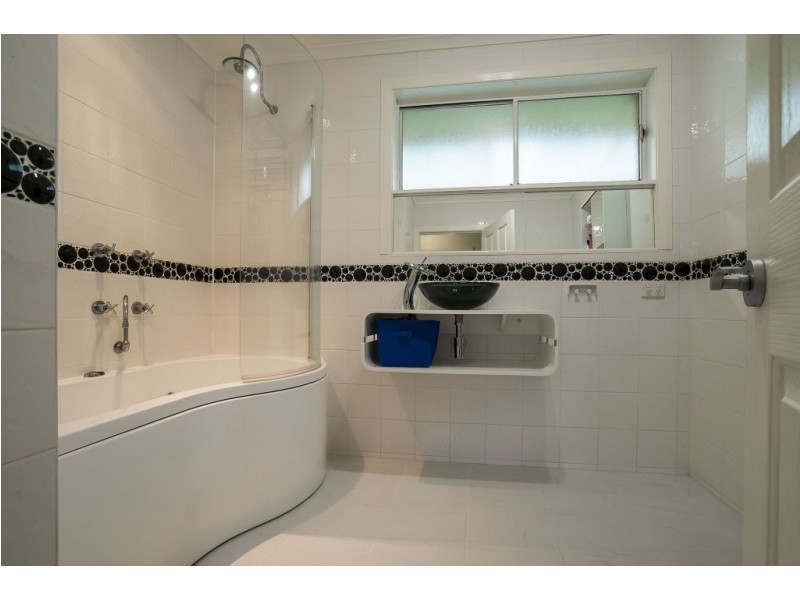 4 Ferndale Avenue, Upwey VIC 3158