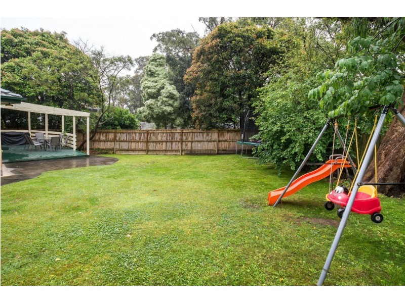 4 Ferndale Avenue, Upwey VIC 3158