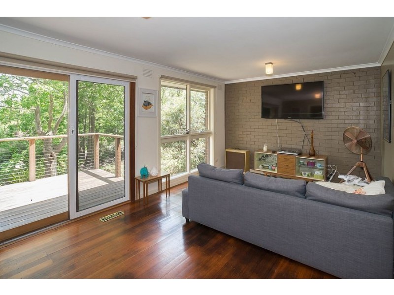 33 Hazel Grove, Tecoma VIC 3160