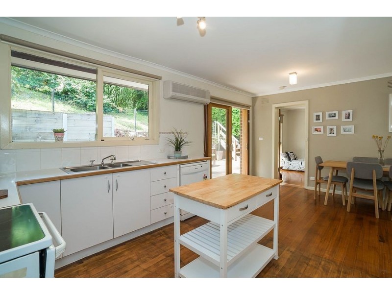 33 Hazel Grove, Tecoma VIC 3160