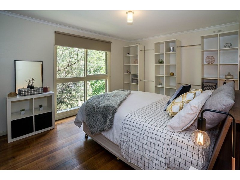33 Hazel Grove, Tecoma VIC 3160