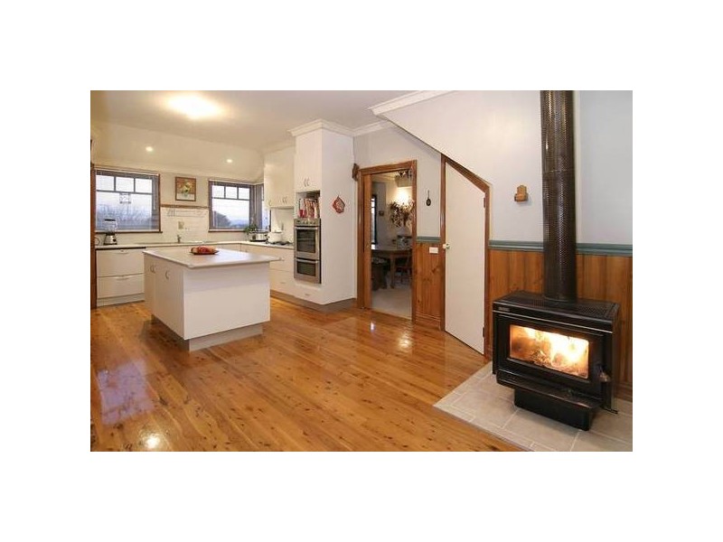 25 Heroes Avenue, Emerald VIC 3782