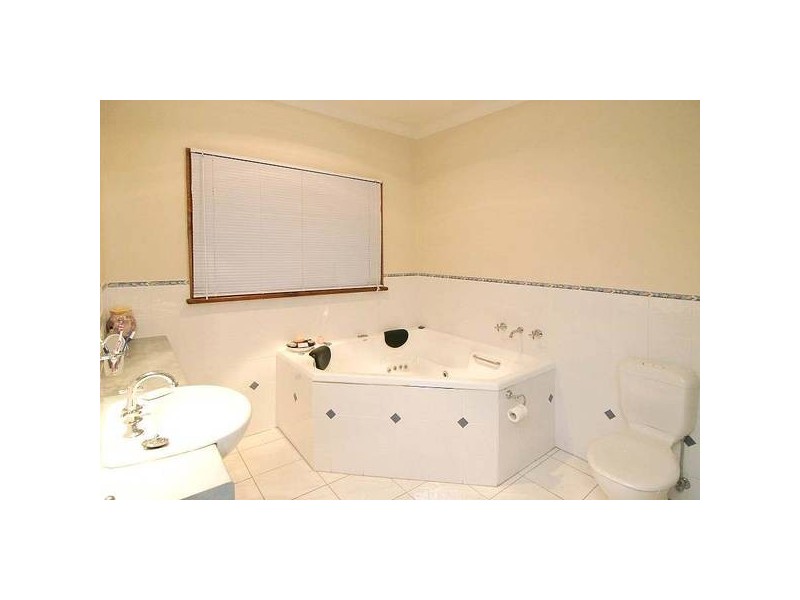 25 Heroes Avenue, Emerald VIC 3782