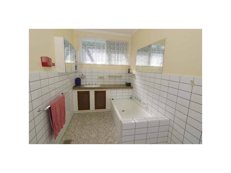 9 Deviation Road, Belgrave South VIC 3160