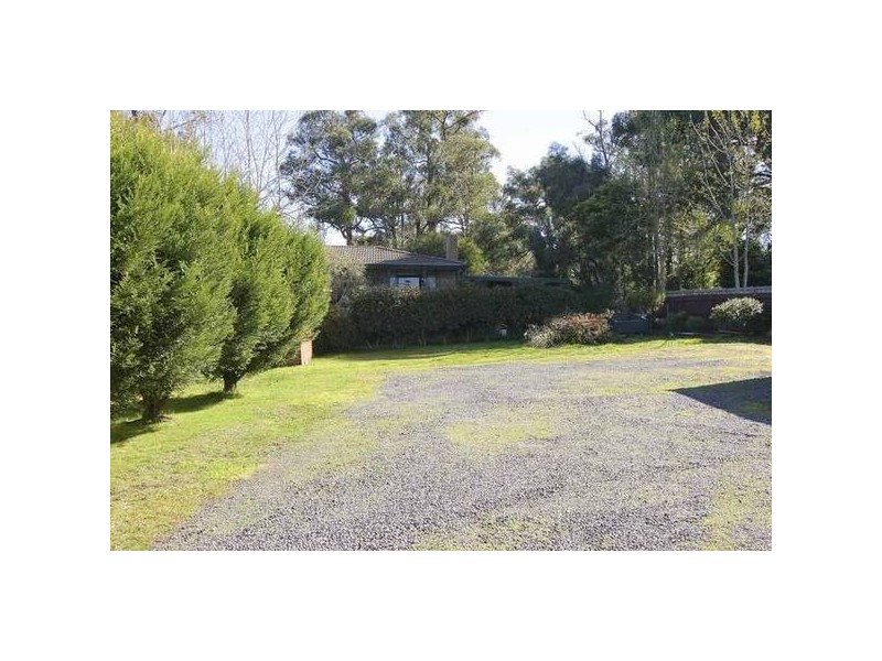 9 Deviation Road, Belgrave South VIC 3160