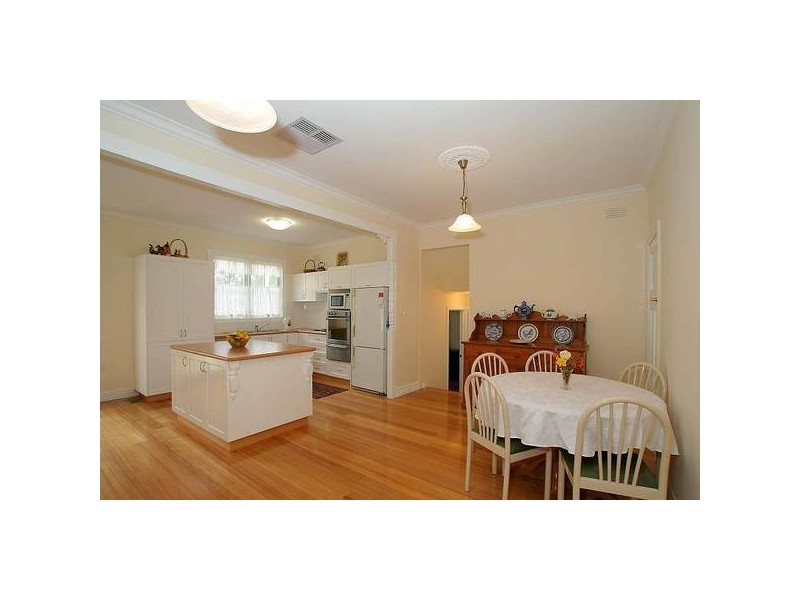 2 Alec Street, Tecoma VIC 3160