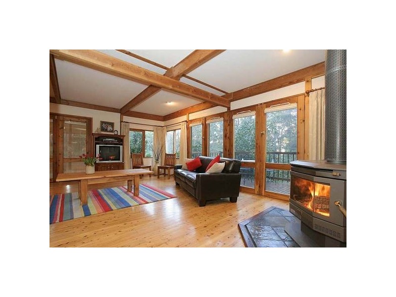 11 Mills Avenue, Sassafras VIC 3787