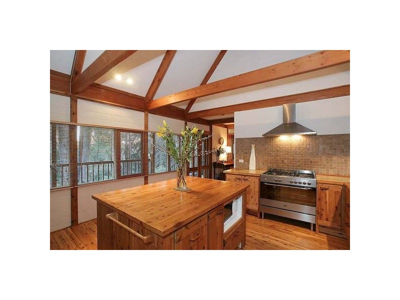 11 Mills Avenue, Sassafras VIC 3787