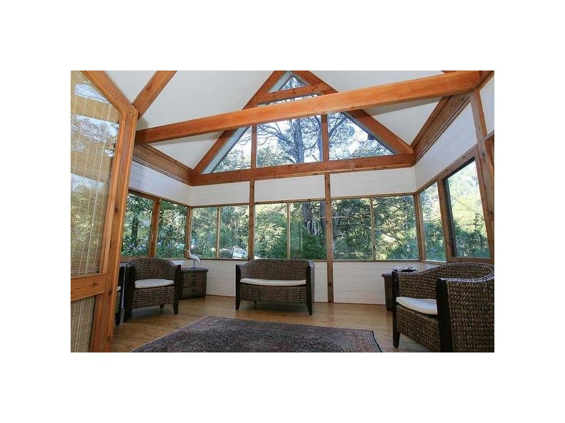 11 Mills Avenue, Sassafras VIC 3787