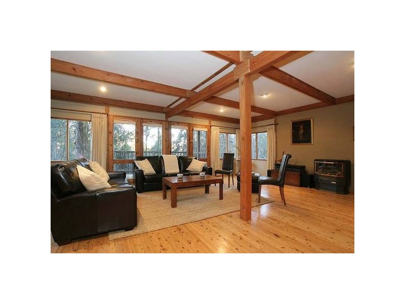 11 Mills Avenue, Sassafras VIC 3787