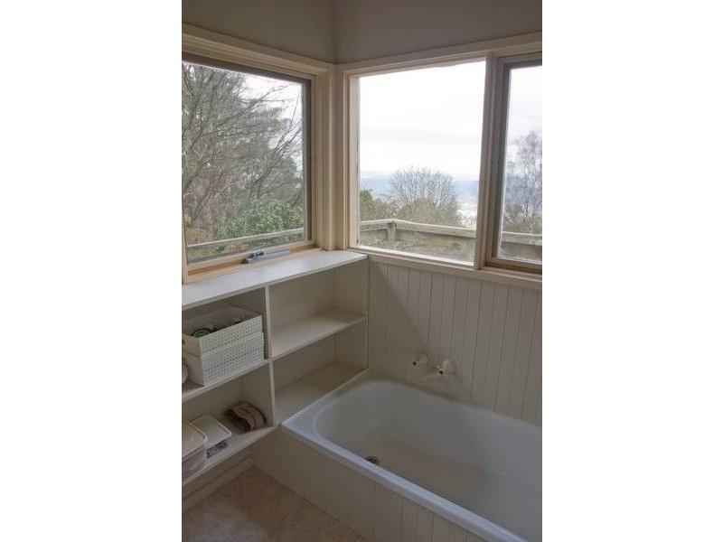 11 School Road, Ferny Creek VIC 3786