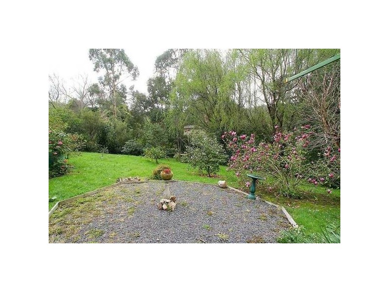 3 Pioneer Avenue, Upwey VIC 3158